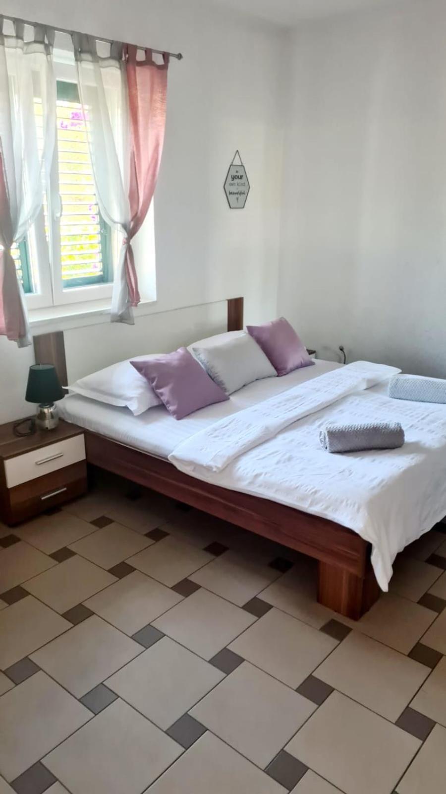 Apartment Afrika Makarska Exteriör bild