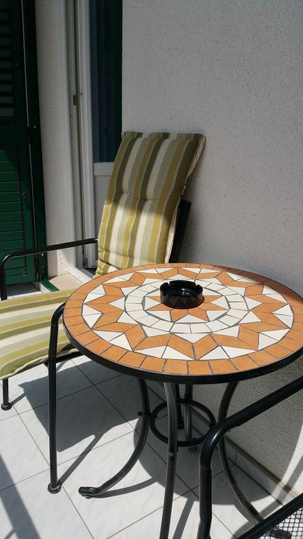 Apartment Afrika Makarska Exteriör bild
