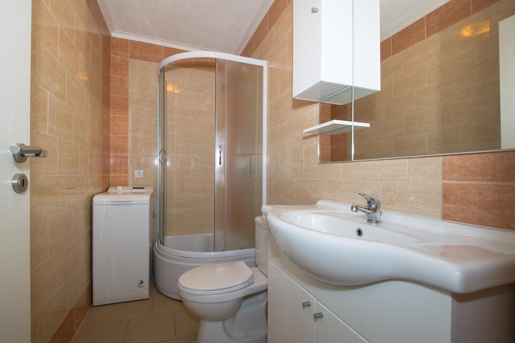 Apartment Afrika Makarska Exteriör bild