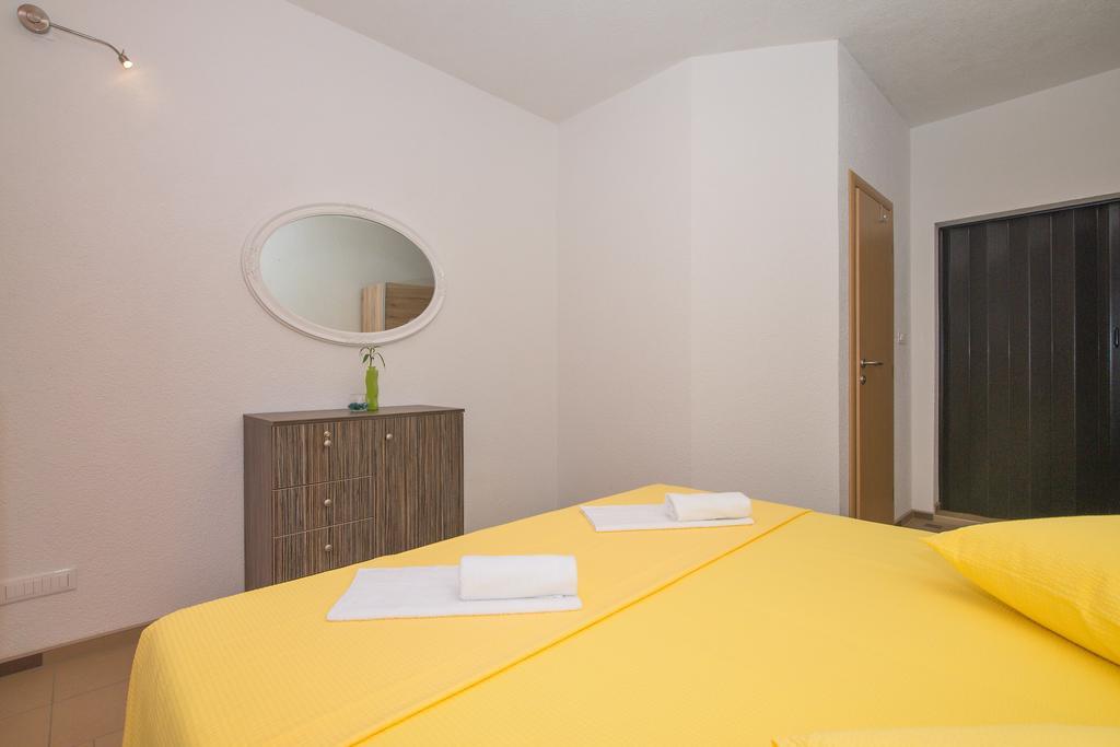 Apartment Afrika Makarska Exteriör bild